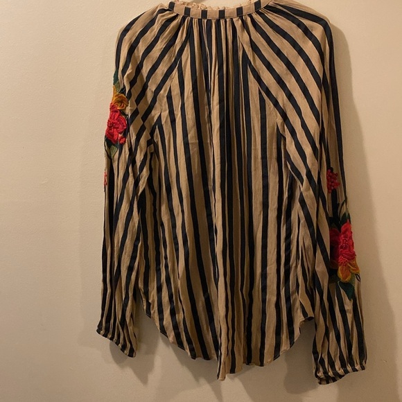 Akemi Kin Anthroplogie women’s top- Striped Floral Embroidered - long sleeve - M - Picture 8 of 8